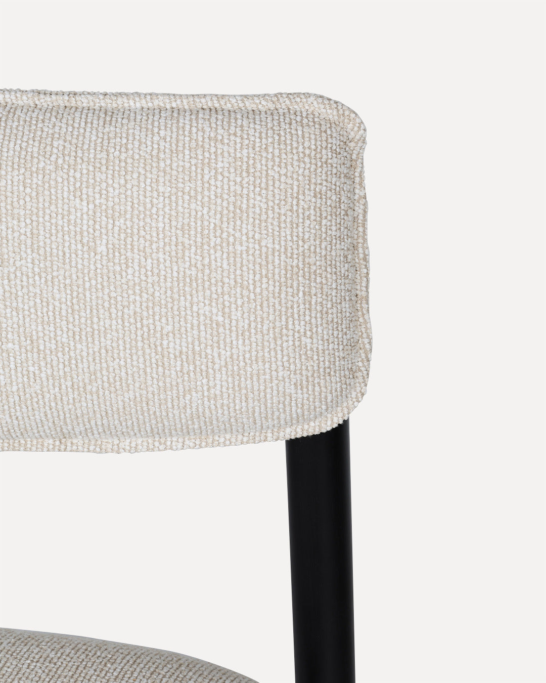 Chaise MIRA – Design Minimaliste & Confort Moderne