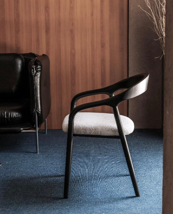 Chaise LUNA – Design Élégant & Courbes Enveloppantes